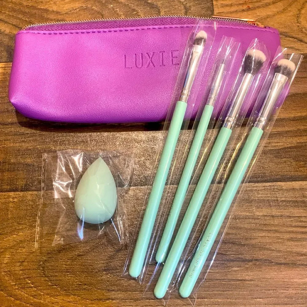 Luxie 5 piece makeup brush & sponge set with bag